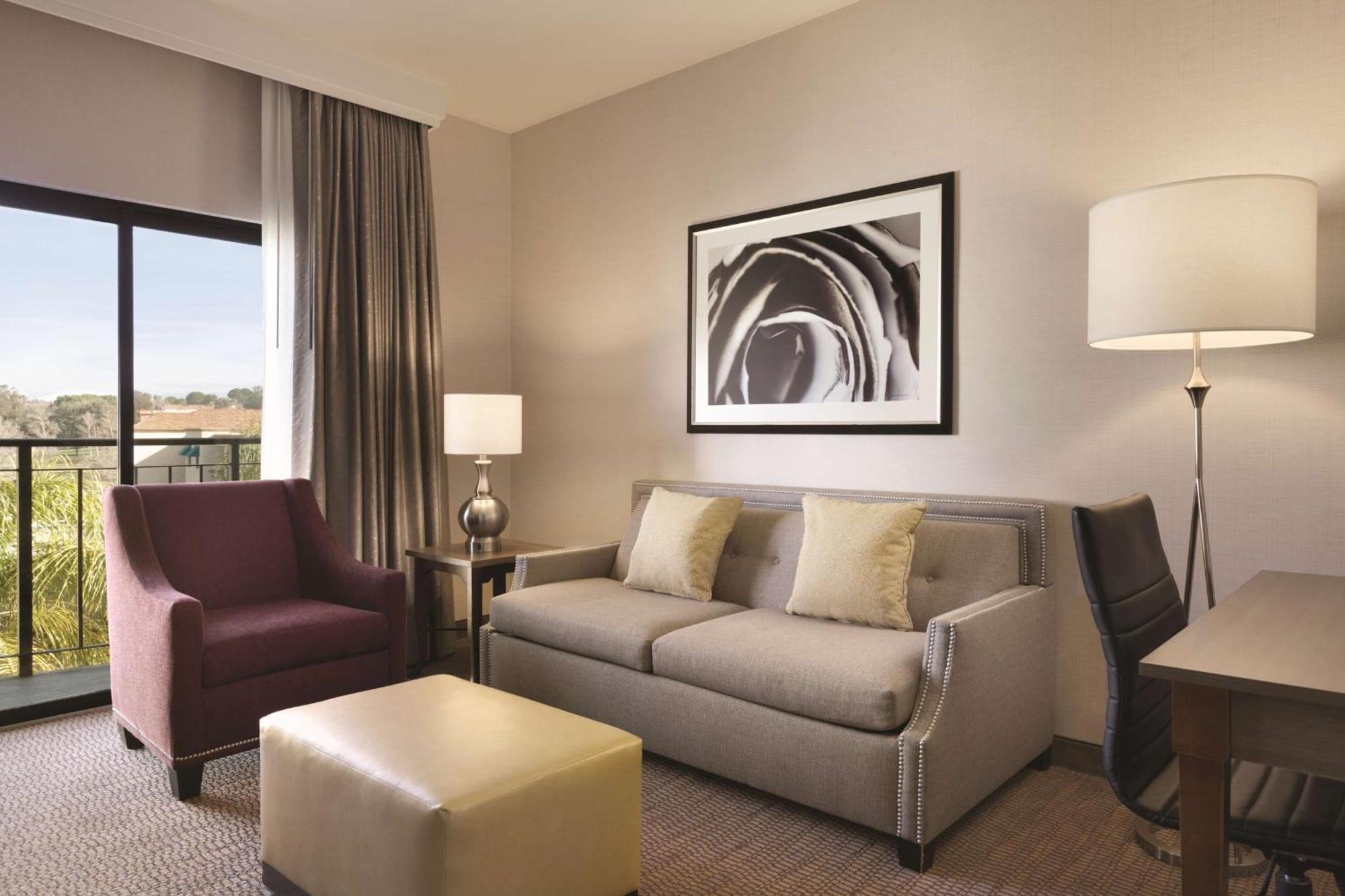 Embassy Suites By Hilton Temecula Valley Wine Country Exterior photo